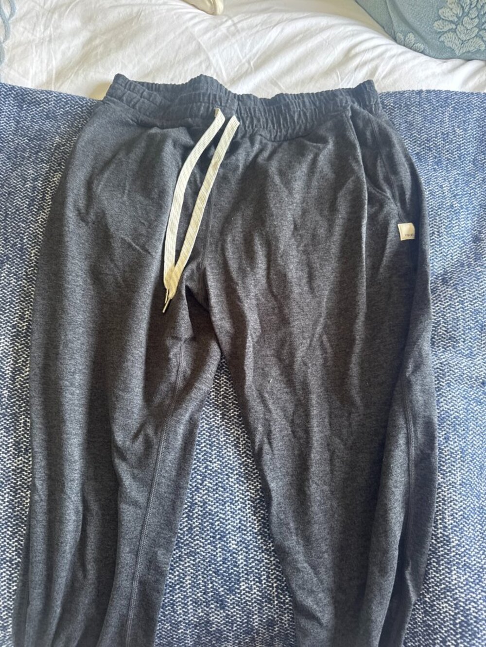 Vuori Performance Jogger Pants Small Charcoal Heather Gray Drawstring - Performa